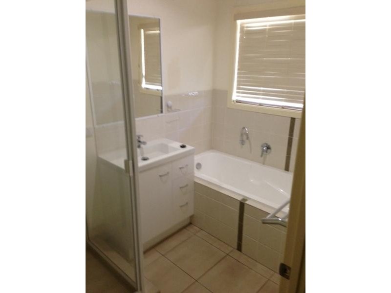 2/8 Pressler Road, Emerald QLD 4720