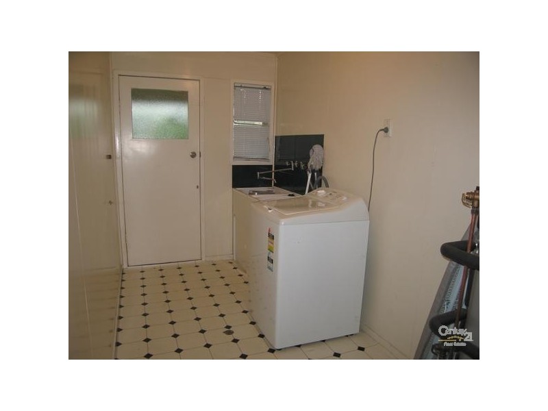 34 Bendee Crescent, Blackwater QLD 4717