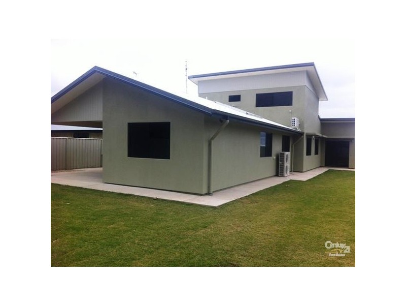 49 Newman Drive, Emerald QLD 4720