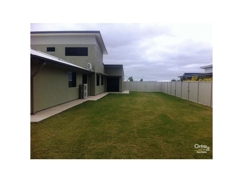 49 Newman Drive, Emerald QLD 4720