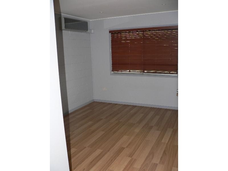 3/45 Opal, Emerald QLD 4720