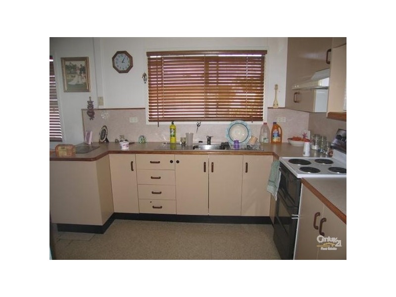 1 Mangrove Street, Blackwater QLD 4717