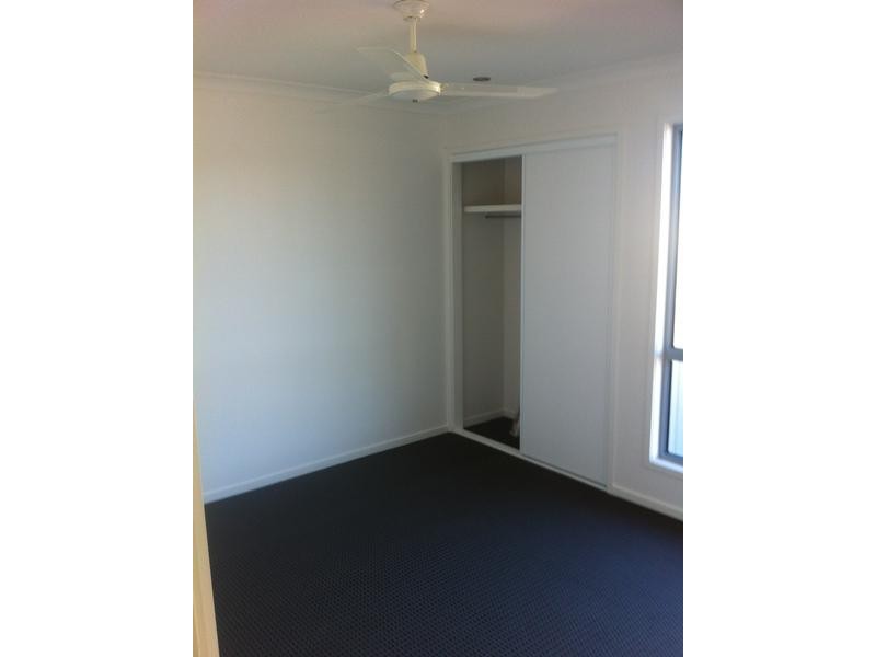 2/12 Eagle Street, Emerald QLD 4720