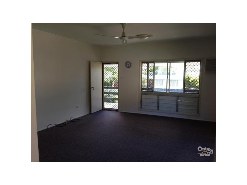 6 Mellish Crescent, Emerald QLD 4720