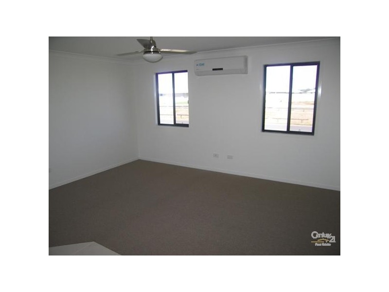 2 Easton Street, Emerald QLD 4720