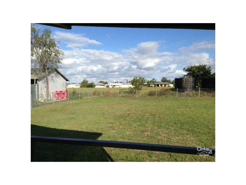 8 Retro Street, Capella QLD 4723