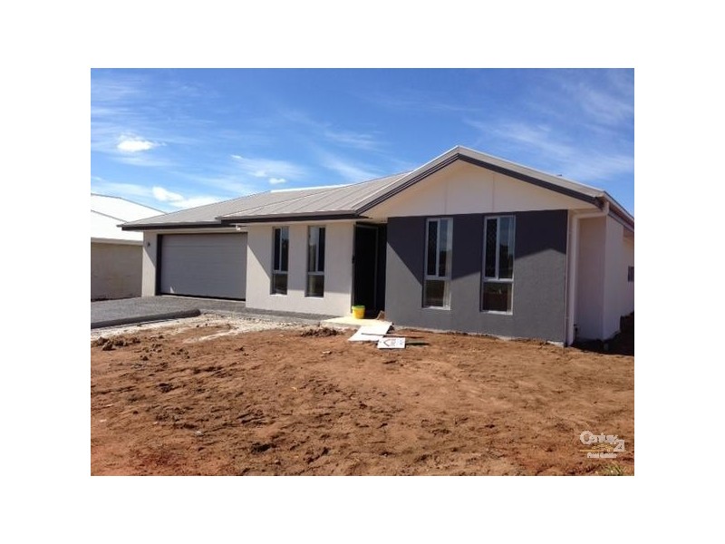 3 Belmont Place, Emerald QLD 4720