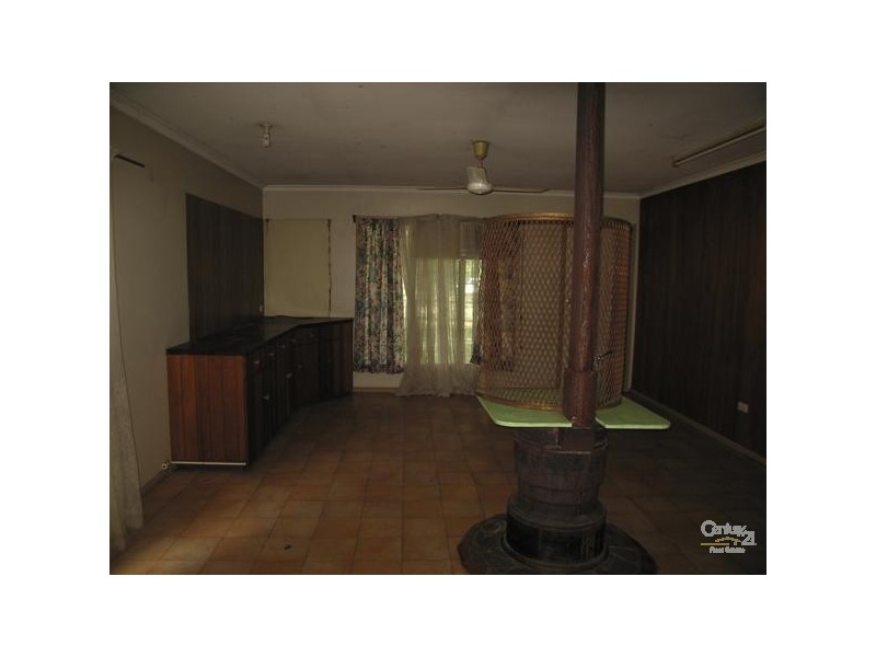 7 Glenlena Ave, Rubyvale QLD 4702