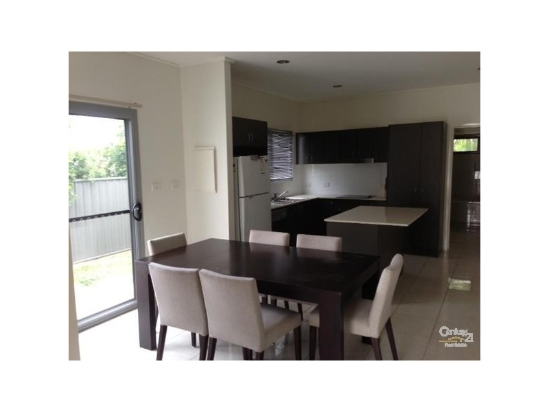 6 Batts Place, Emerald QLD 4720