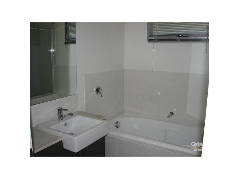 6 Batts Place, Emerald QLD 4720