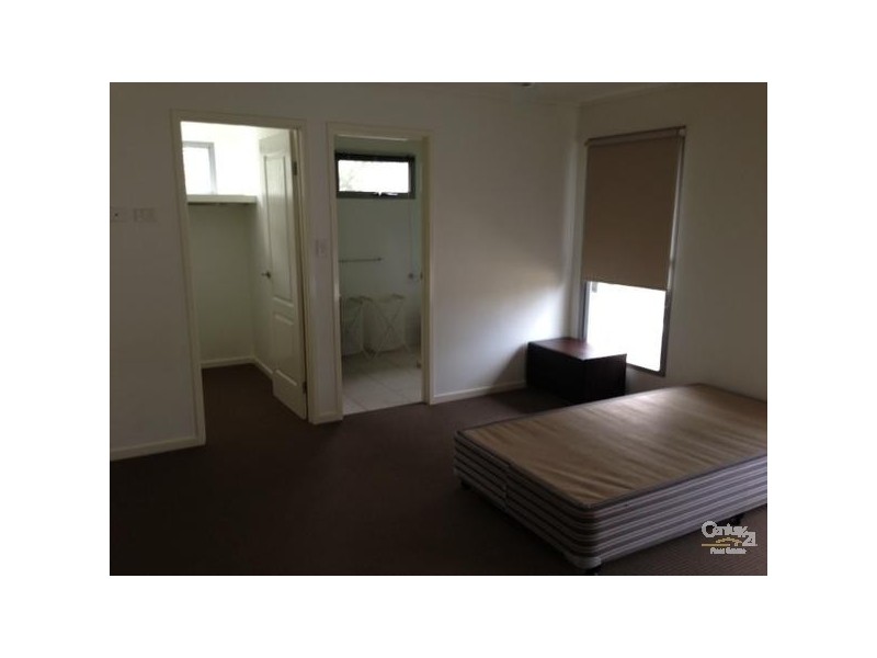 6 Batts Place, Emerald QLD 4720