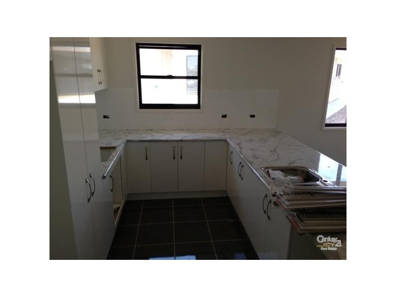 2/15 Singleton Street, Emerald QLD 4720