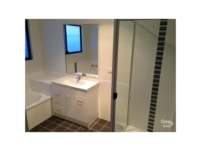 2/15 Singleton Street, Emerald QLD 4720