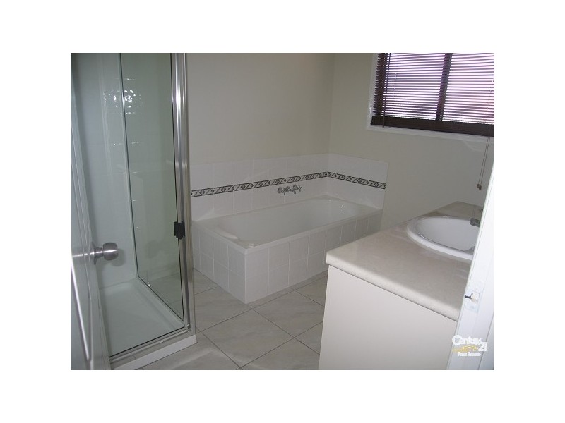 20 Hunter, Blackwater QLD 4717