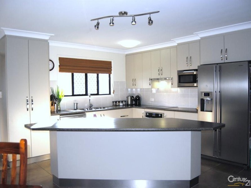 61 Jeppesen Drive, Emerald QLD 4720