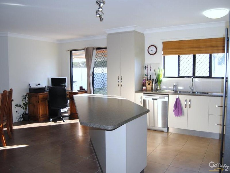 61 Jeppesen Drive, Emerald QLD 4720