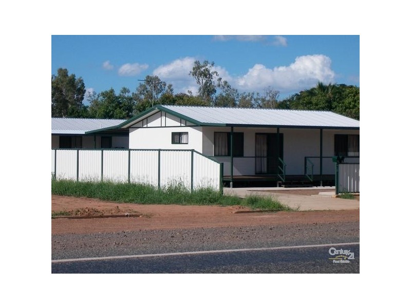 8a Main, Bluff QLD 4702