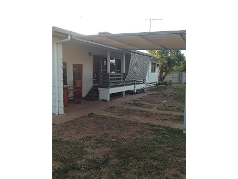 3 Oak, Blackwater QLD 4717