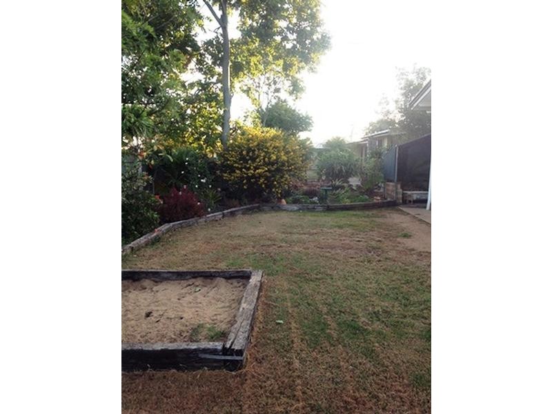 3 Oak, Blackwater QLD 4717