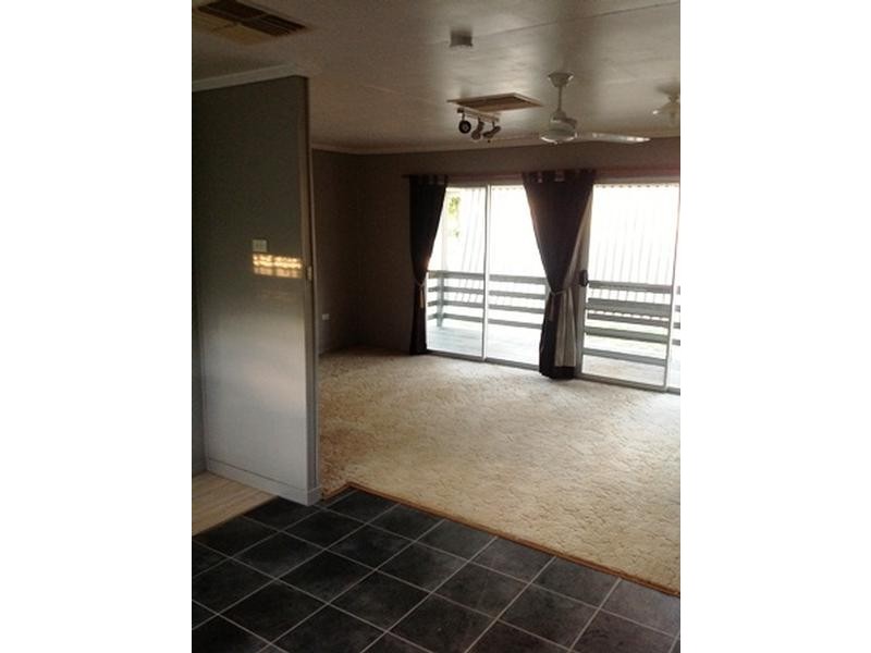 3 Oak, Blackwater QLD 4717