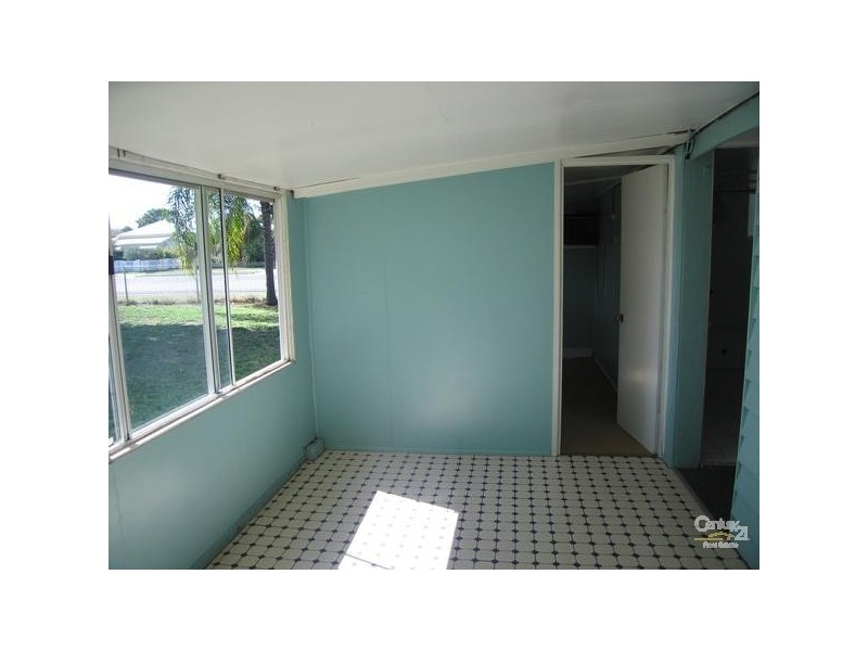 73 Ruby Street, Emerald QLD 4720