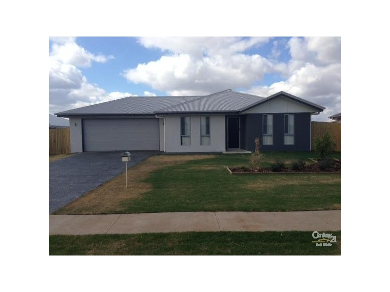 3 Belmont Place, Emerald QLD 4720