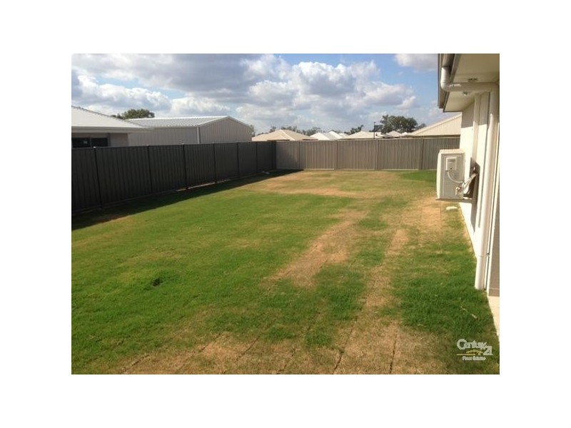 3 Belmont Place, Emerald QLD 4720