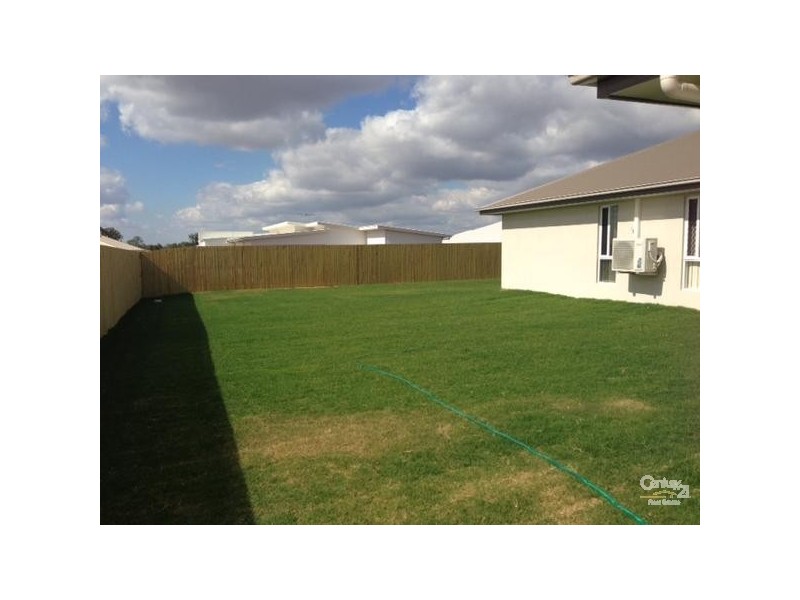 5 Belmont Place, Emerald QLD 4720