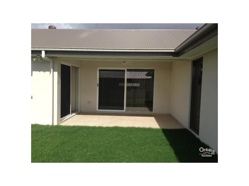 5 Belmont Place, Emerald QLD 4720