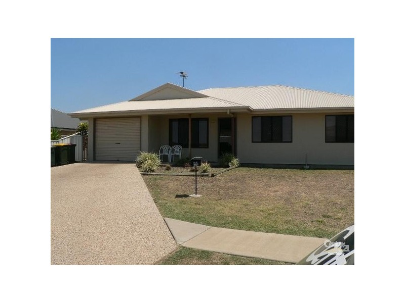 1/40 Mayfair Drive, Emerald QLD 4720
