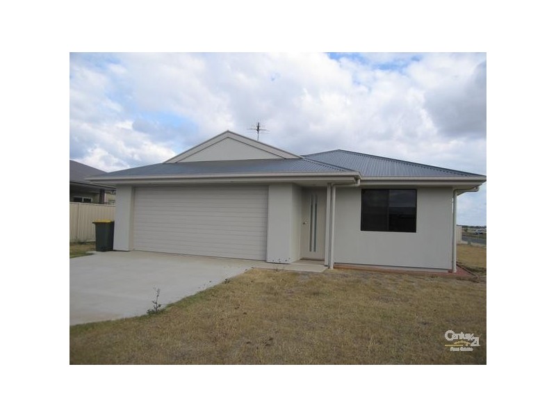 2 Easton Street, Emerald QLD 4720