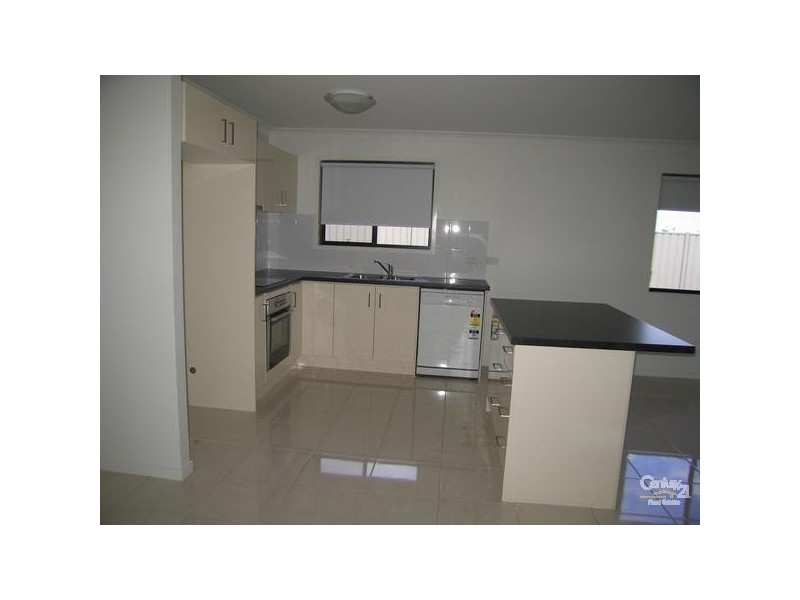 2 Easton Street, Emerald QLD 4720