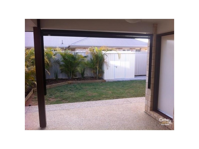 2/8 Lakeside Drive, Emerald QLD 4720