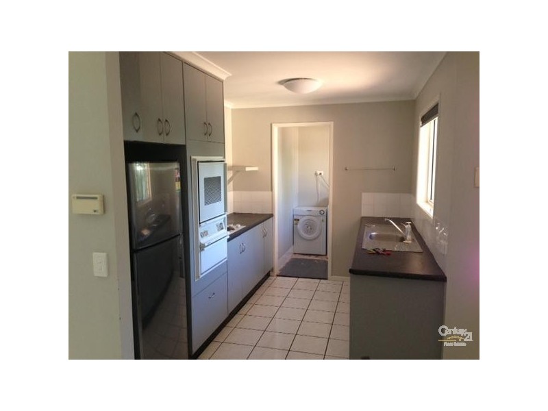 18 Colleen Ave, Emerald QLD 4720