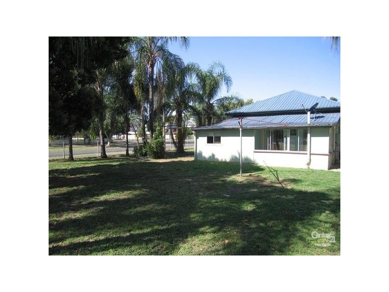 73 Ruby Street, Emerald QLD 4720