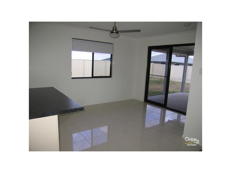 2 Easton Street, Emerald QLD 4720