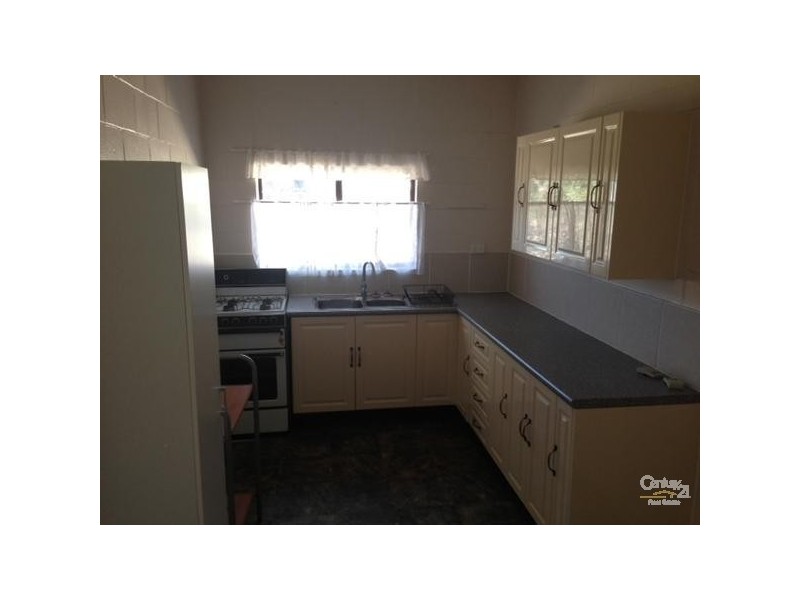 7 Baker Road, Sapphire QLD 4702