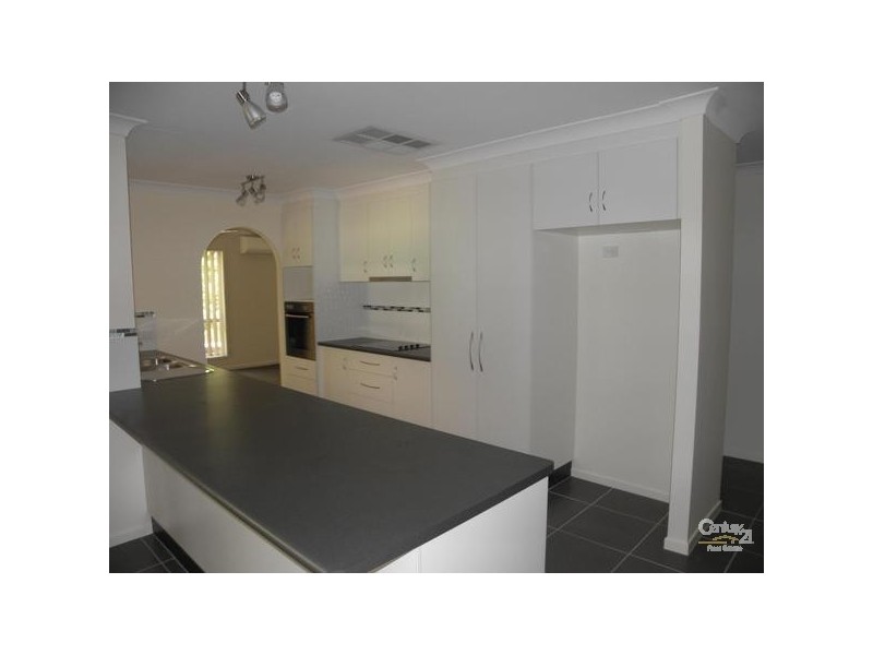 11 Louisa Court, Emerald QLD 4720