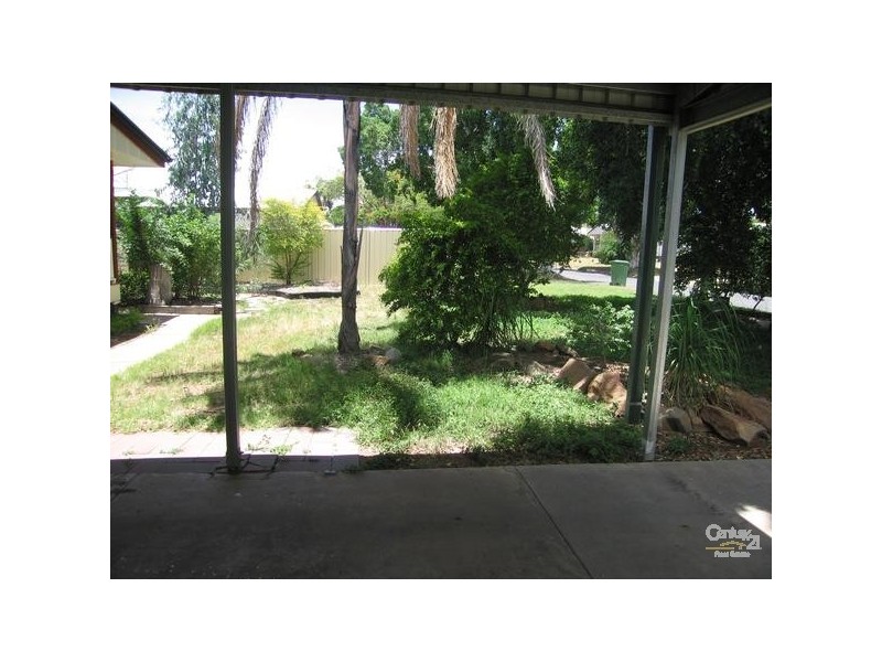 17 Talbot Street, Blackwater QLD 4717