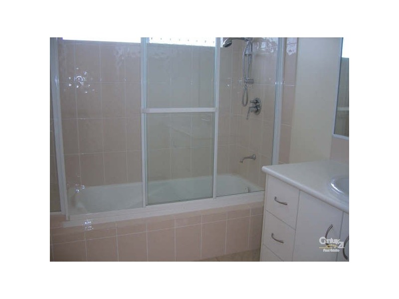 95 a Bauman, Blackwater QLD 4717