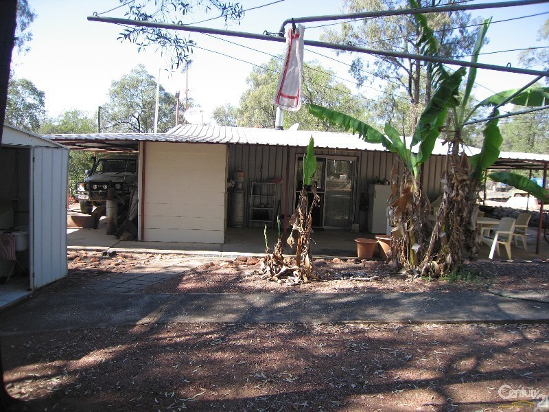 16 Rosewood Road, Sapphire QLD 4702