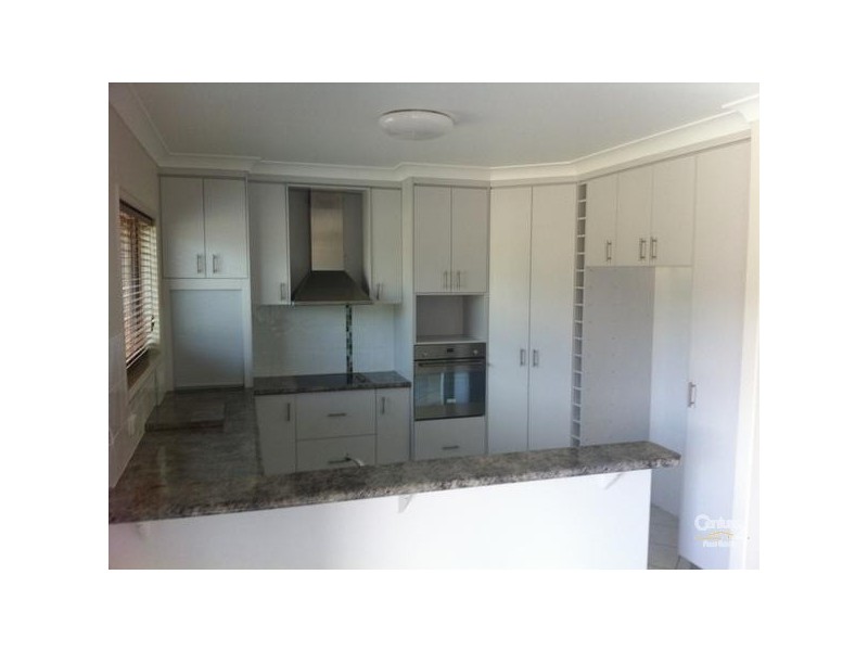 2/2 burn street, Emerald QLD 4720