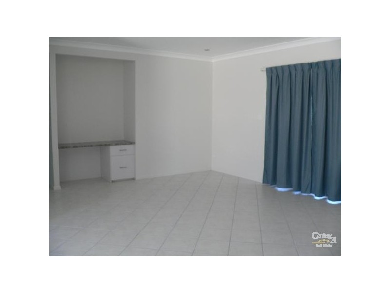 2/2 Burn Street, Capella QLD 4723