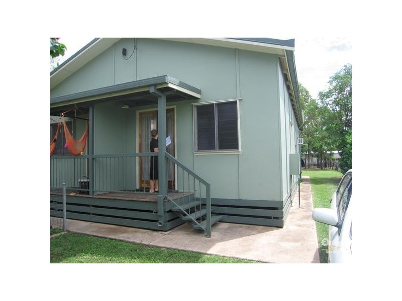 2/93 Ruby Street, Emerald QLD 4720