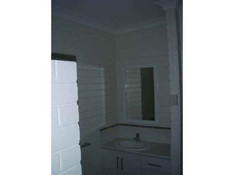 4/5 Gibson Grove, Emerald QLD 4720