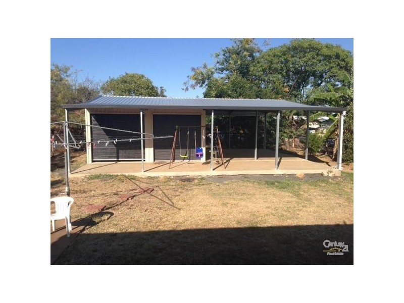 16 Bailey Street, Capella QLD 4723