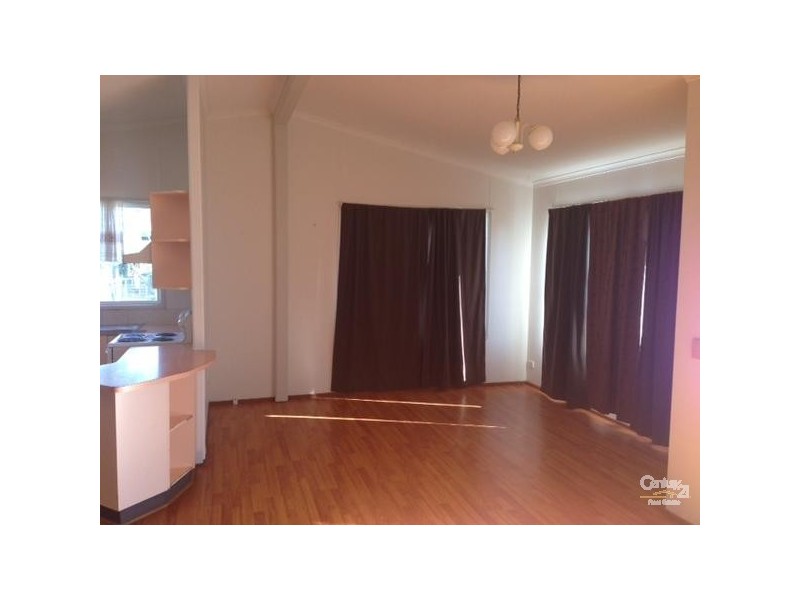 16 Bailey Street, Capella QLD 4723