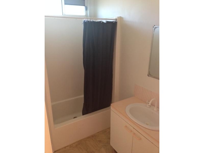 16 Bailey Street, Capella QLD 4723