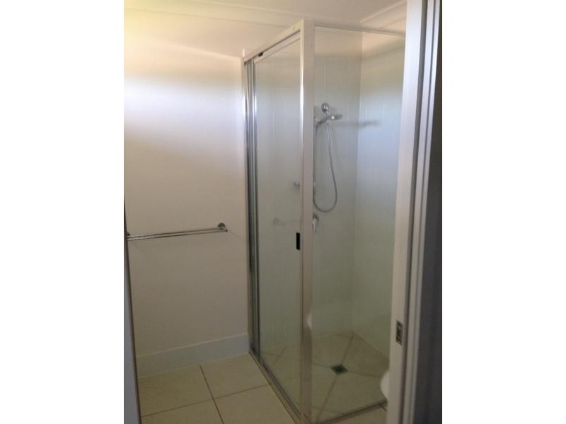 2/32 Lakeside Drive, Emerald QLD 4720