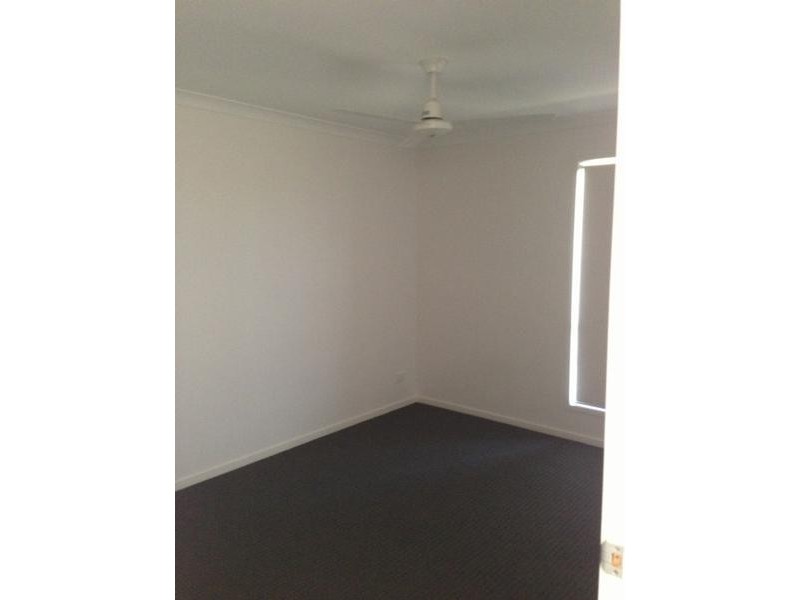 2/32 Lakeside Drive, Emerald QLD 4720